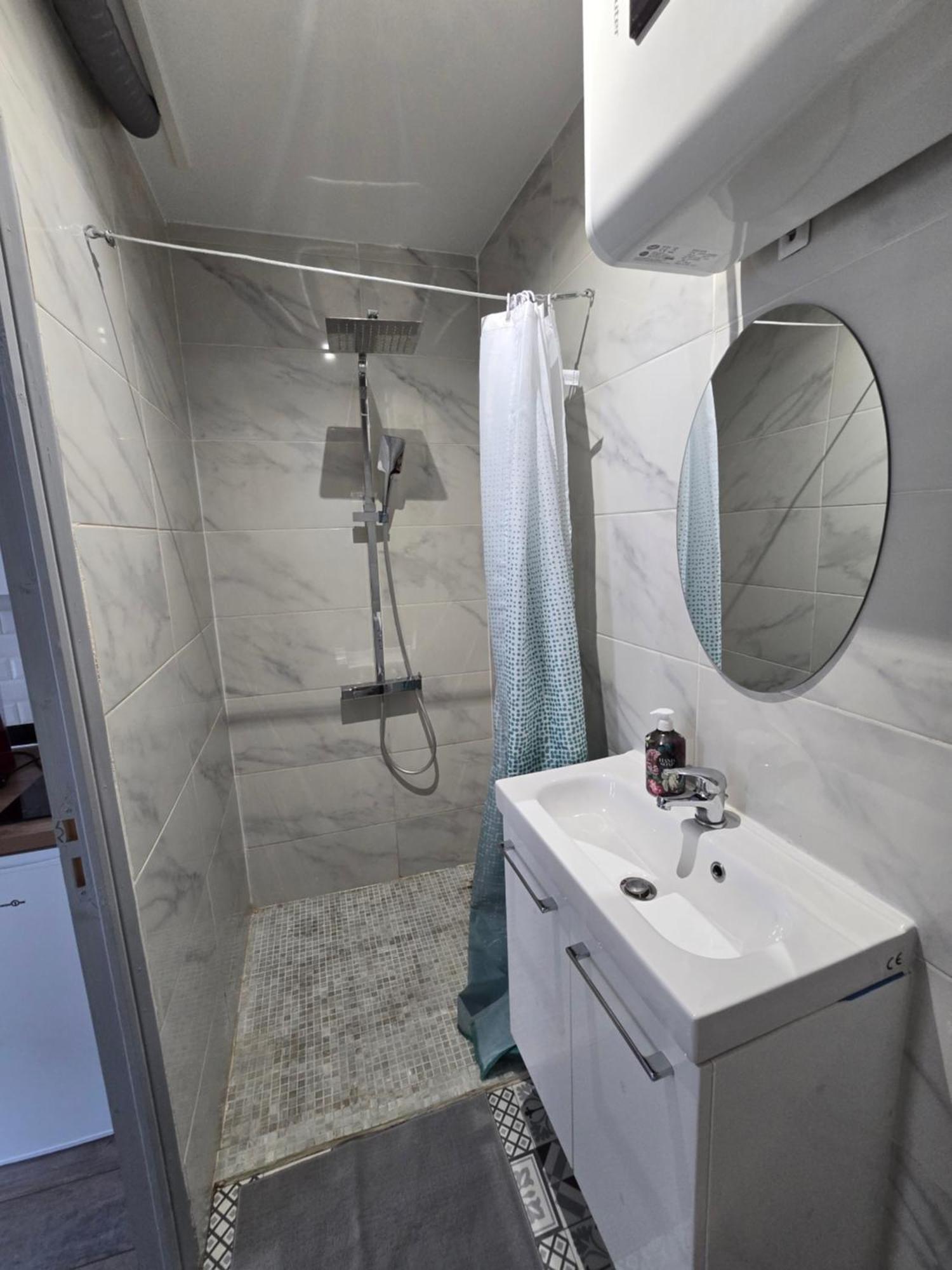 Appartement Hypercentre 301 +Wifi+Independant+ Cuisine Toilette Salle De Bain Privative فالنسيان المظهر الخارجي الصورة